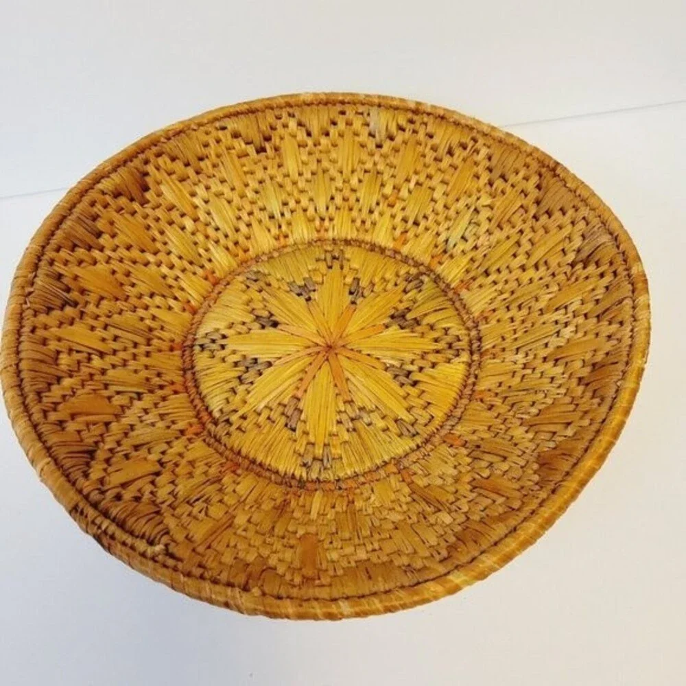 Handmade Collectible Woven Grass Bowl Basket